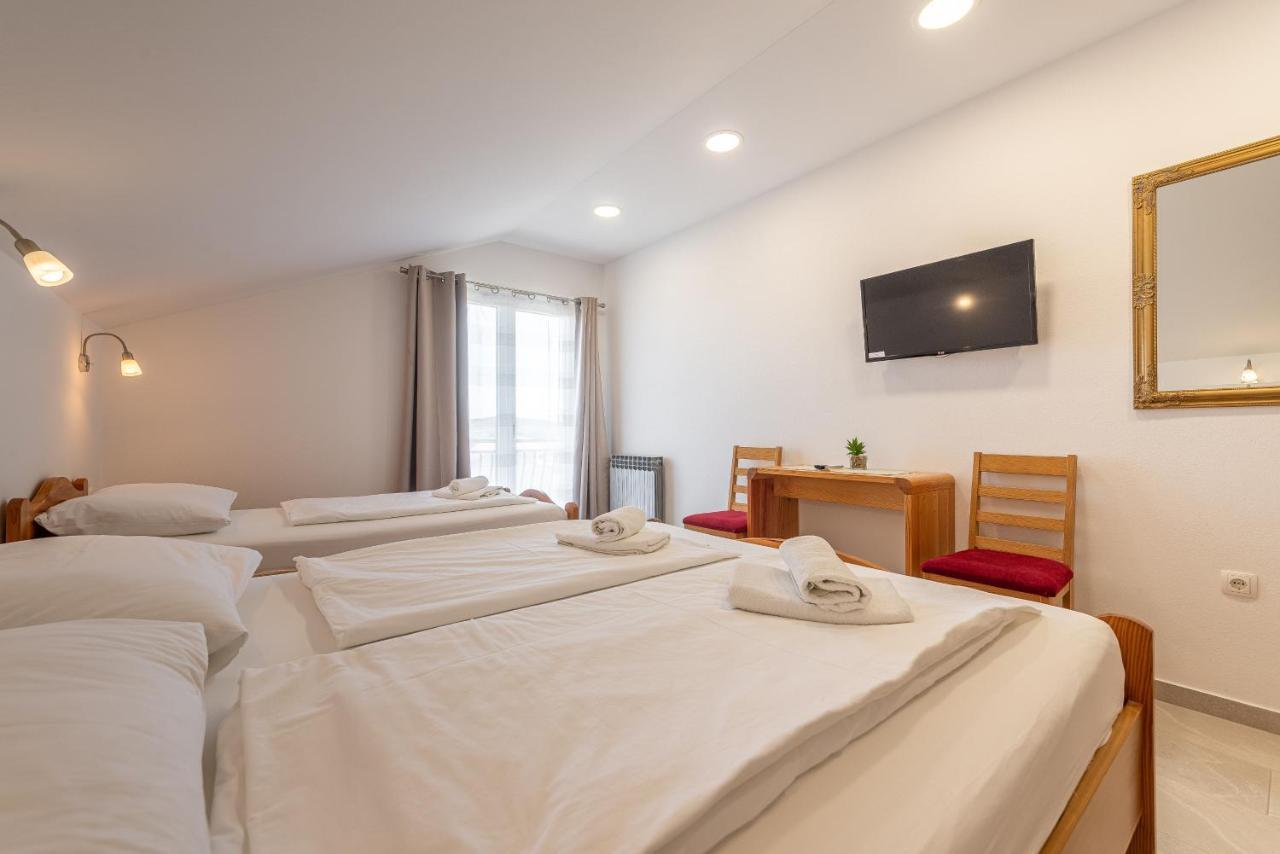 Bed & Breakfast Maki Биоград на Мору Екстериор снимка