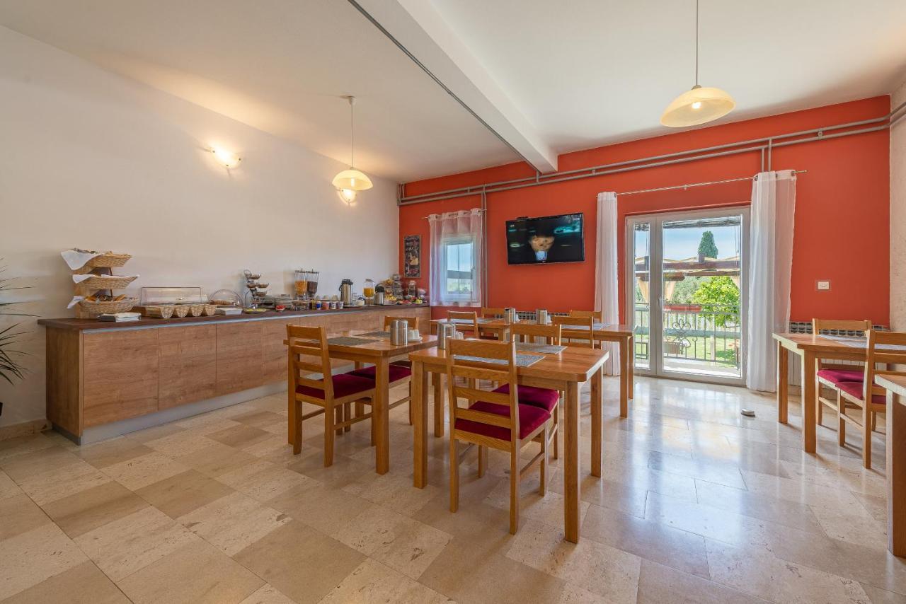 Bed & Breakfast Maki Биоград на Мору Екстериор снимка